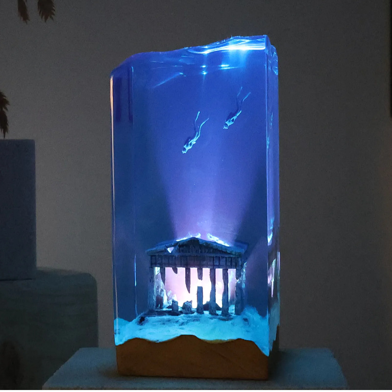 Resin Art And Wood - 新しいマリンアート家の装飾品手工芸品木製樹脂彫刻品洞窟のようなクジラダイバーテーブルトップ発光装飾品