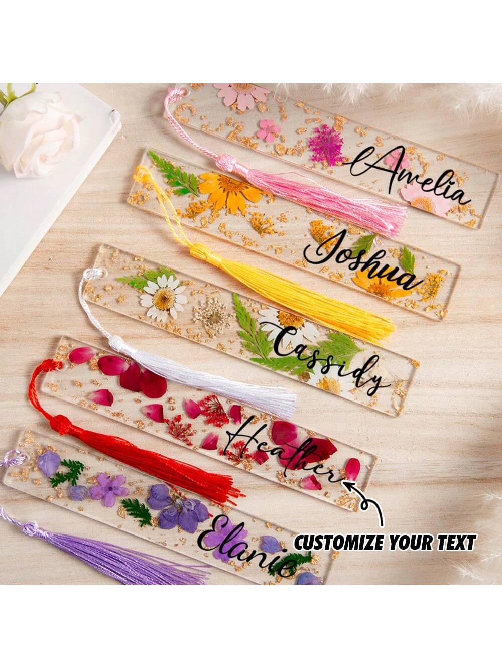 Resin Art Name - 1PC パーソナライズされた押し花デイジー樹脂ブックマーク、ギフトボックス付き、名前入りカスタムブックマーク、女性用花柄ブックマーク