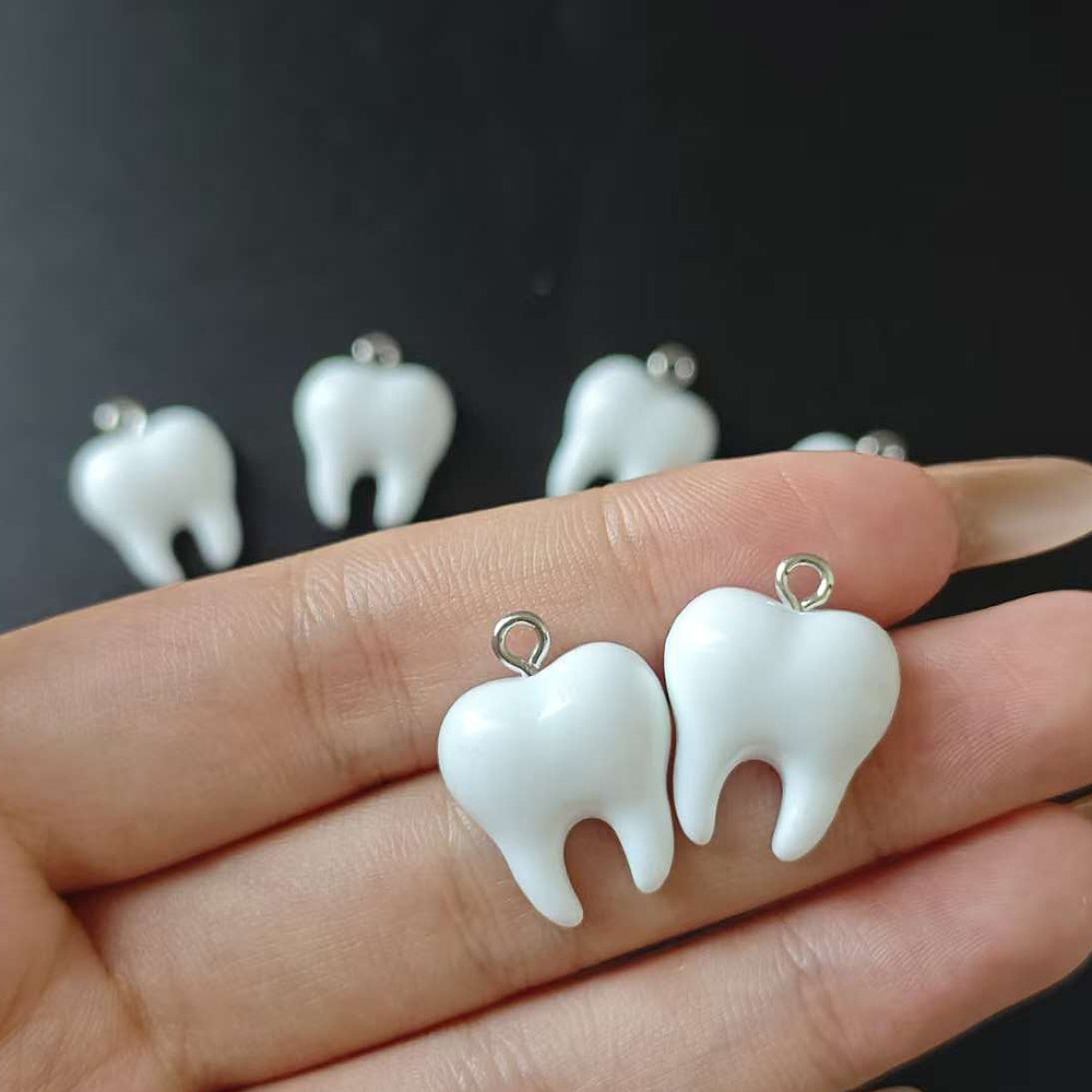 10 個かわいい白い歯樹脂ペンダント小さな歯チャームジュエリ - Resin Art Supplies Near Me のレビューと価格
