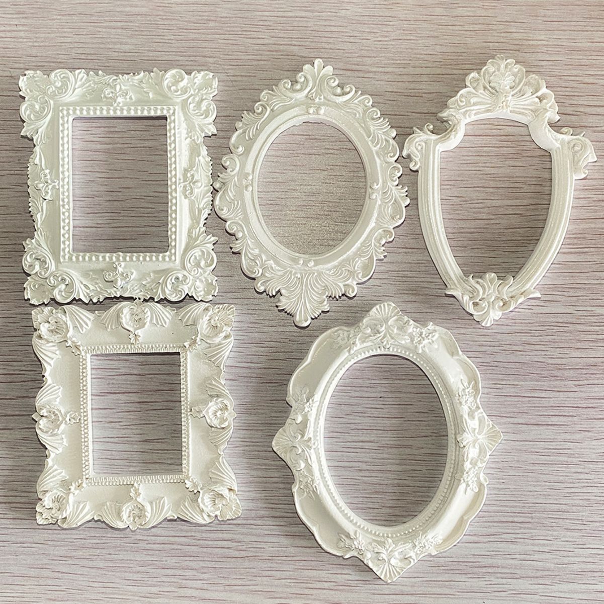 ミニゴールド小さなフォトフレーム撮影小道具レトロヨーロピアン - Resin Art For Photo Frame のレビューと価格